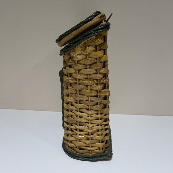 Vintage Woven Wicker Hanging Wall Pocket Basket Americana Forest Cottagecore - Picture 6 of 13